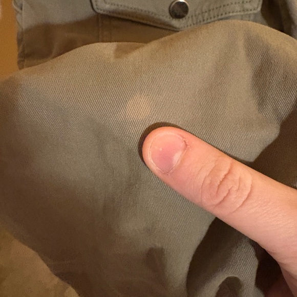 Veronica Beard Field 9.5” Cargo Pants in Army - Picture 7 of 8